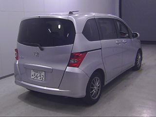 HONDA FREED 2010