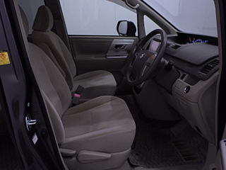 TOYOTA NOAH 2013