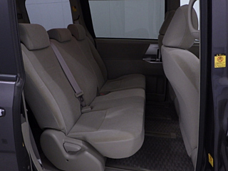 TOYOTA NOAH 2013