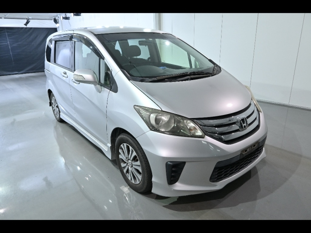 HONDA FREED 2013
