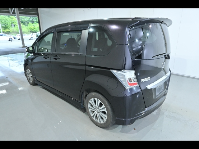 HONDA FREED 2012