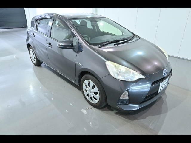 TOYOTA AQUA 2013