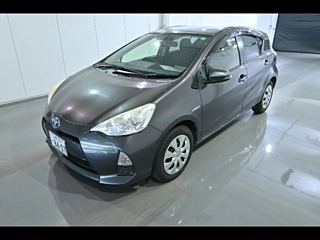 TOYOTA AQUA 2013
