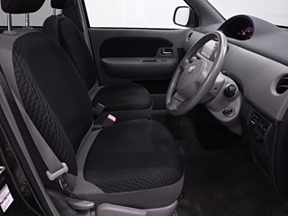 TOYOTA SIENTA 2010