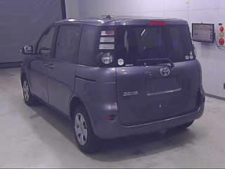 TOYOTA SIENTA 2010