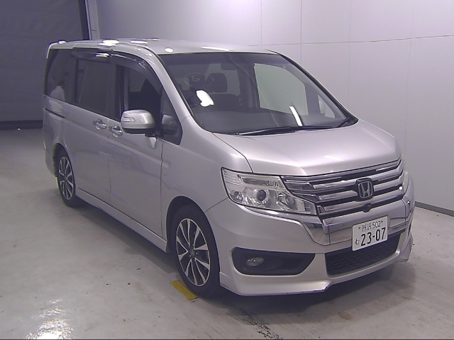 HONDA STEP WAGON 2014