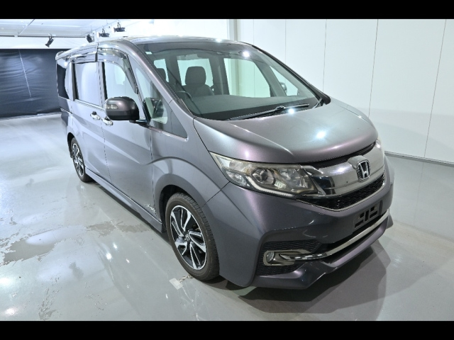 HONDA STEP WAGON 2016