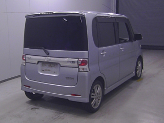 DAIHATSU TANTO 2010