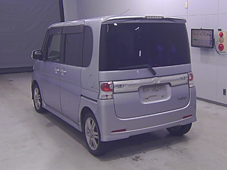 DAIHATSU TANTO 2010