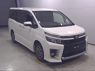 TOYOTA VOXY 2016