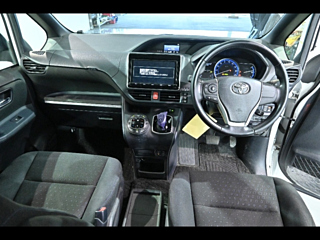 TOYOTA NOAH 2017