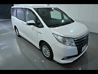 TOYOTA NOAH 2017