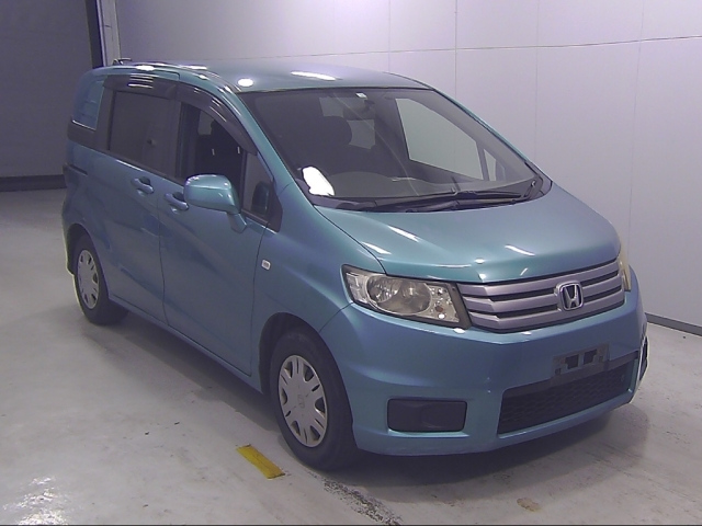 HONDA FREED 2010