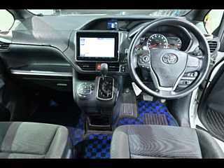 TOYOTA VOXY 2014