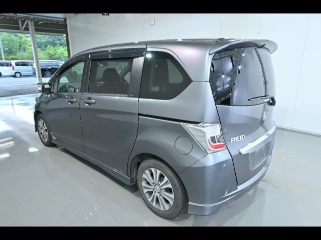 HONDA FREED 2012