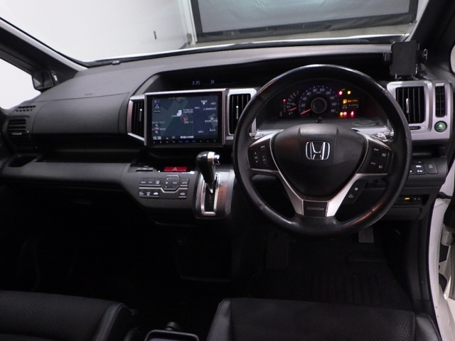 HONDA STEP WAGON 2014