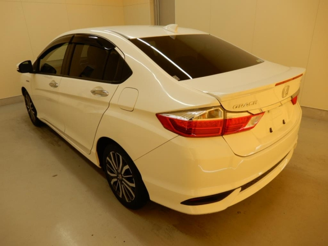 HONDA GRACE 2018