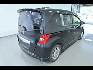 HONDA FREED 2010