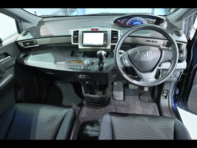 HONDA FREED 2010