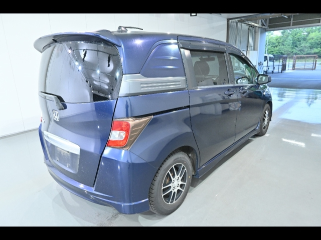 HONDA FREED 2010