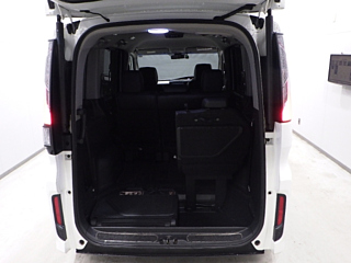 HONDA STEP WAGON 2016