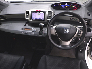 HONDA FREED 2013
