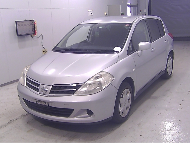 NISSAN TIIDA 2012