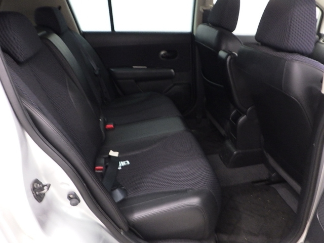 NISSAN TIIDA 2012