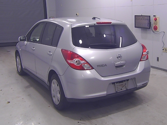 NISSAN TIIDA 2012