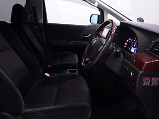 TOYOTA VELLFIRE 2010