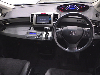 HONDA FREED 2015