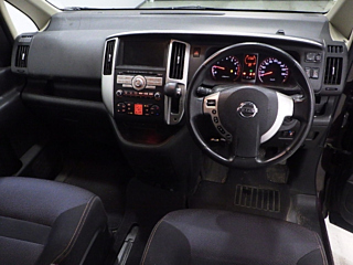 NISSAN SERENA 2009