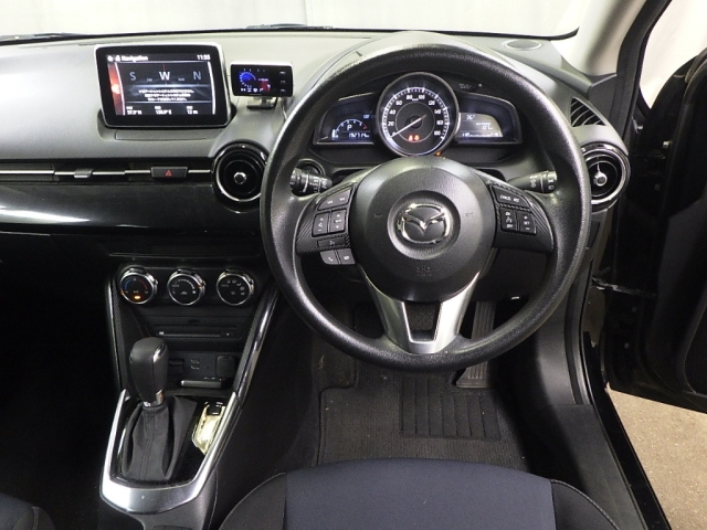MAZDA DEMIO 2015
