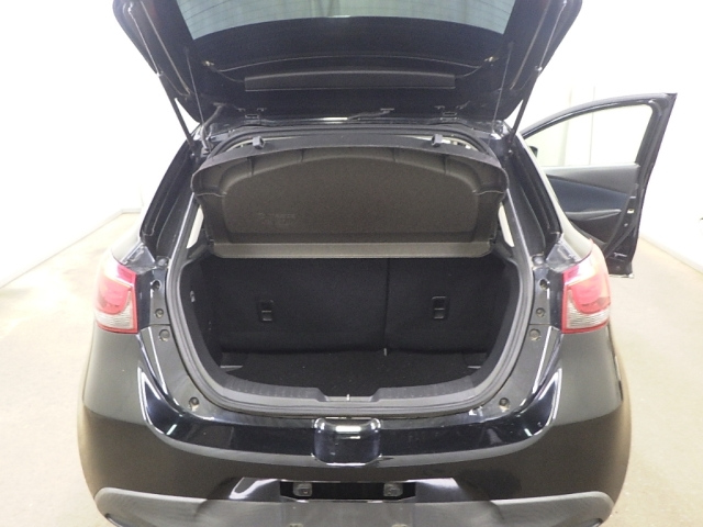 MAZDA DEMIO 2015