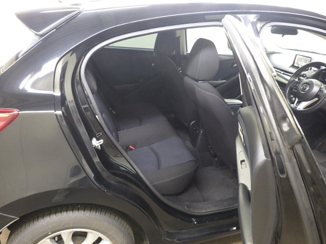 MAZDA DEMIO 2015