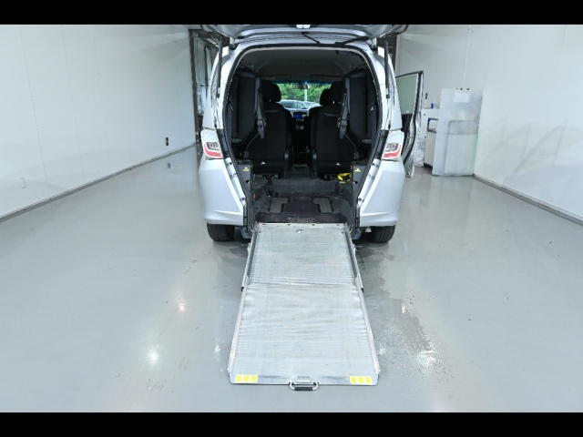 HONDA FREED 2012