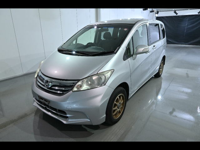 HONDA FREED 2012