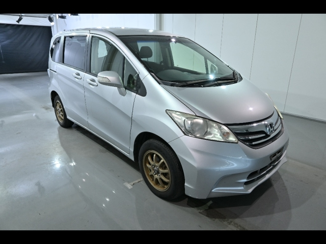 HONDA FREED 2012