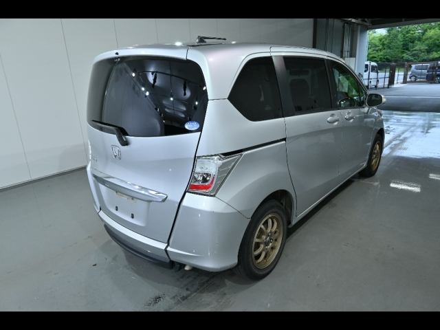 HONDA FREED 2012