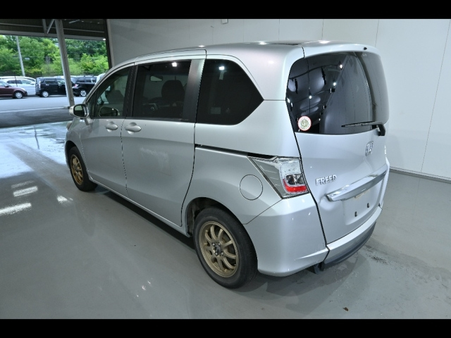 HONDA FREED 2012
