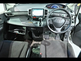 HONDA FREED 2013