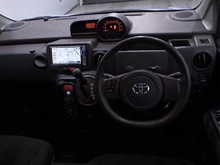 TOYOTA SPADE 2013