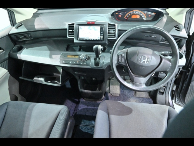 HONDA FREED 2010