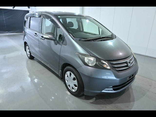 HONDA FREED 2010