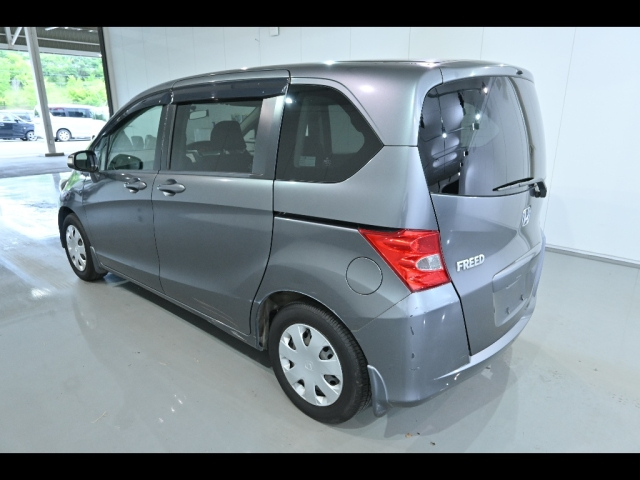 HONDA FREED 2010