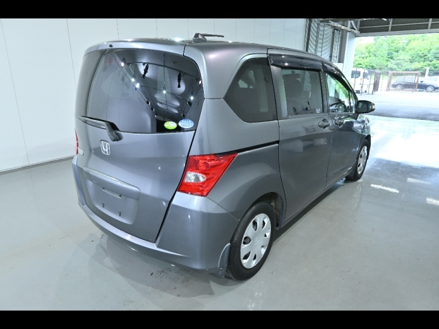 HONDA FREED 2010