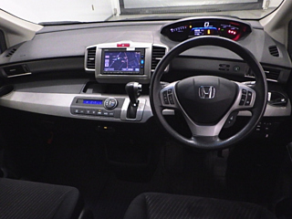 HONDA FREED 2016