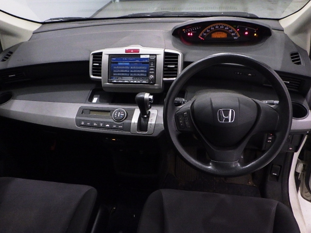 HONDA FREED 2010