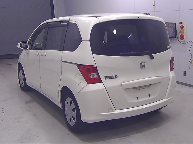HONDA FREED 2010