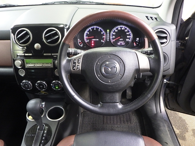 MAZDA VERISA 2008